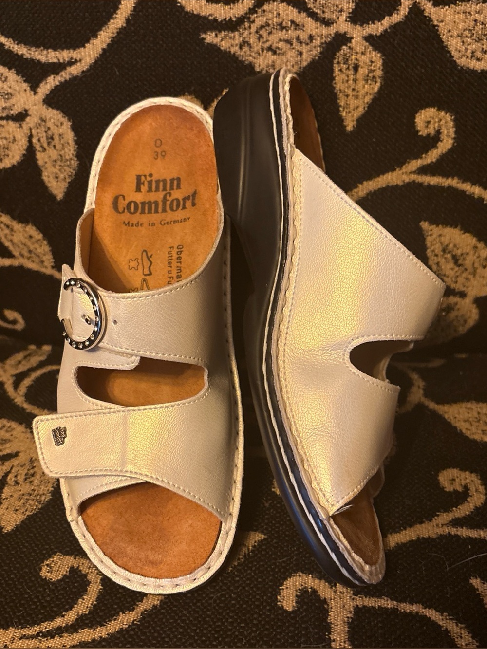 Finn Comfort White Metallic Slide Sandals